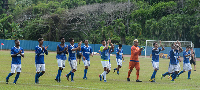 Los habaneros “Leones Capitalinos”, festejan la victoria tres goles por dos frente a los santiagueros “Diablos Rojos”, en el primer juego de la final, en la 104ta. Liga Nacional de Fútbol, en el estadio Pedro Marrero de La Habana, el 11 de mayo de 2019