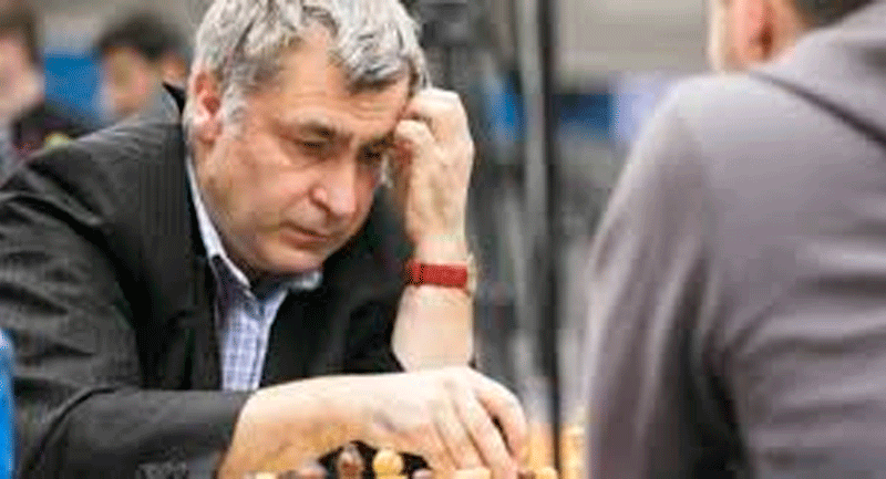 El ucraniano Vassily Ivanchuk se coronó por octava ocasión en el grupo Élite del Memorial Capablanca de ajedrez, que se despidió este lunes del capitalino hotel Habana Libre con el triunfo del cubano Arnaldo Fernández en el Abierto. El ucraniano Vassily Ivanchuk se coronó por octava ocasión en el grupo Élite del Memorial Capablanca de ajedrez, que se despidió este lunes del capitalino hotel Habana Libre con el triunfo del cubano Arnaldo Fernández en el Abierto.