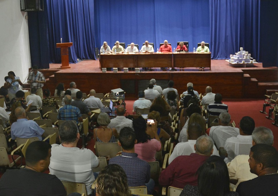 1105-foro-empresarios habaneros1.jpg