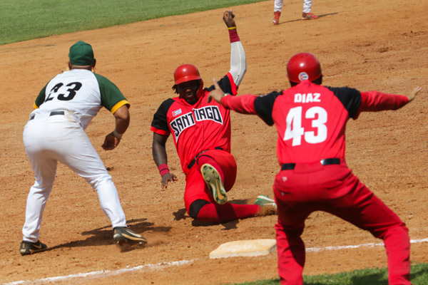 1109-SN59-Pinar-vs-Santiago.jpg