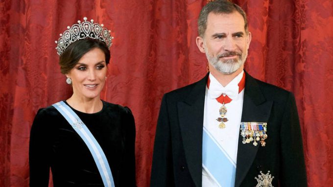 The King and the Queen of Spain arrive in Cuba