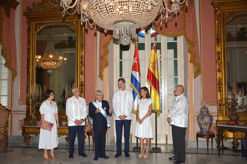 1113-eusebio-orden-españa2.jpg