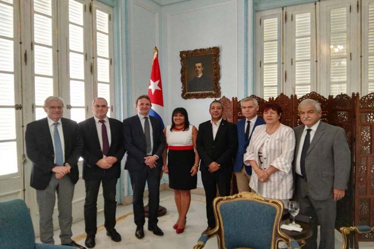 Cuban deputy FM receives French parliamentary group