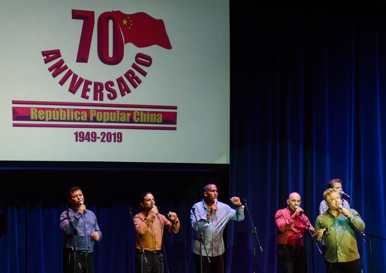 Actuación del grupo Vocal Sampling, en el acto Político-Cultural por el Aniversario 70 de la Fundación de la República Popular China (RPCh), en la Sala Universal de las FAR, en La Habana, el 1 de octubre de 2019. 