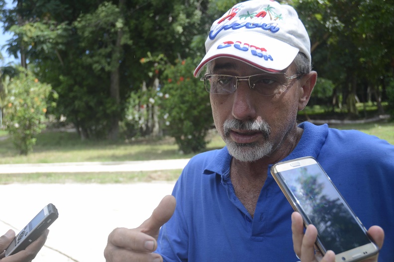 Lázaro Rivera Hernández, director del Parque Metropolitano, ofrece declaraciones a la prensa, en La Habana, Cuba, el 6 de octubre de 2019.