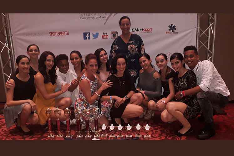 0902-premios-diamante-Panama-Lizt-Alfonso.jpg