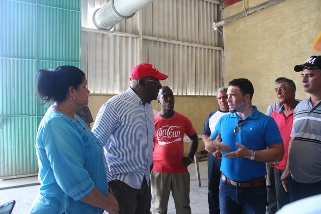 Chequea Primer Vicepresidente cubano inversiones en empresa arrocera de Artemisa