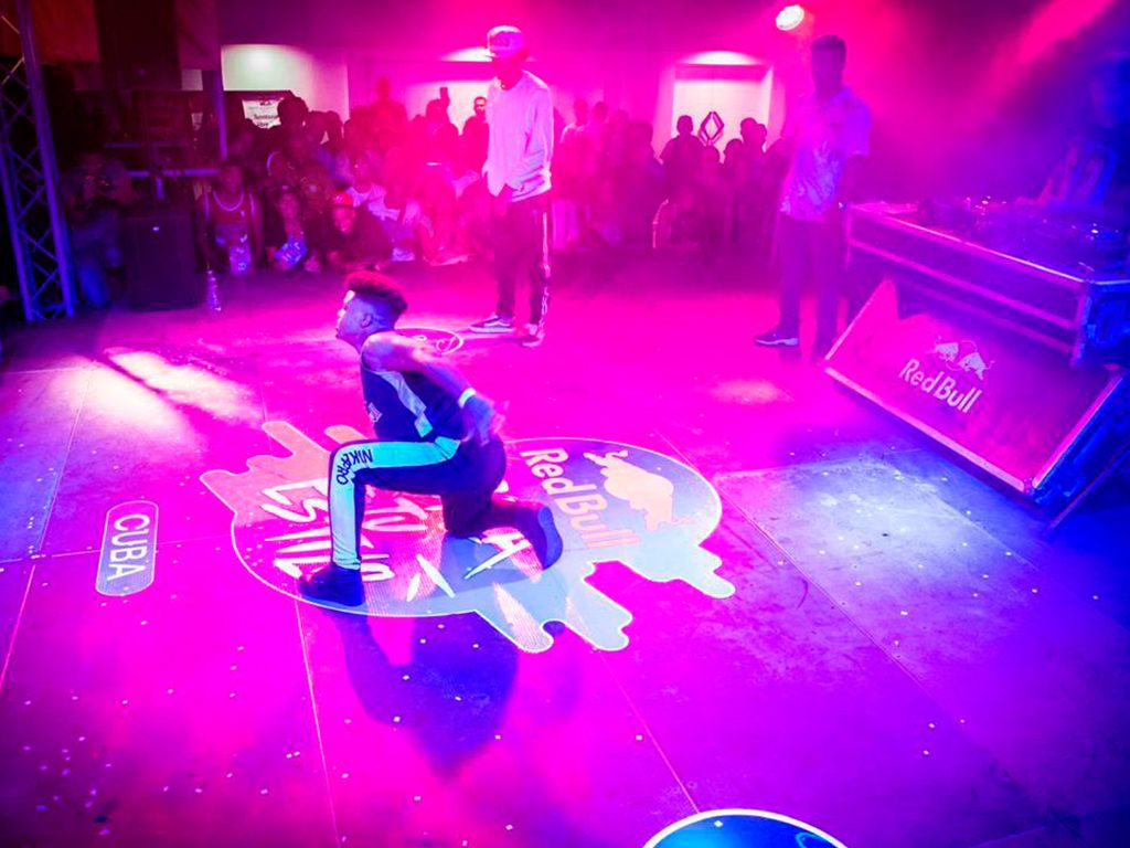 0911- redbull baile.jpg
