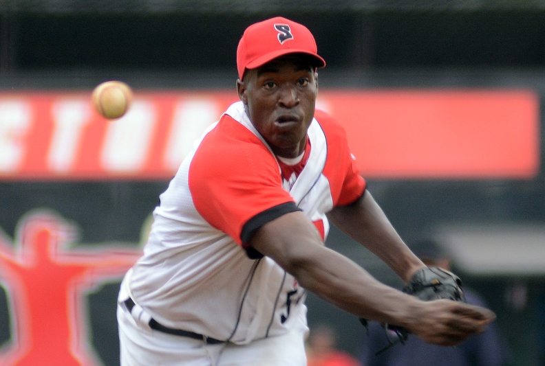 Yoandri Montero, de las Avispas de Santiago, fue el pitcher ganador frente a la selección de Granma, donde el equipo de Santiago de Cuba logró su victoria 23 en la 59 Serie Nacional de Béisbol, en juego celebrado en estadio Guillermón Moncada de la ciudad de Santiago de Cuba, el 23 de septiembre de 2019. Yoandri Montero, de las Avispas de Santiago, fue el pitcher ganador frente a la selección de Granma, donde el equipo de Santiago de Cuba logró su victoria 23 en la 59 Serie Nacional de Béisbol, en juego celebrado en estadio Guillermón Moncada de la ciudad de Santiago de Cuba, el 23 de septiembre de 2019.