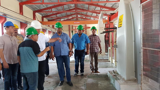 El presidente Díaz-Canel visita el Combinado del Mármol Manuel Hernández Osorio en #Granma Sus producciones van destinadas fundamentalmente al turismo. Trabajan para posicionarse con más fuerza en el mercado nacional.