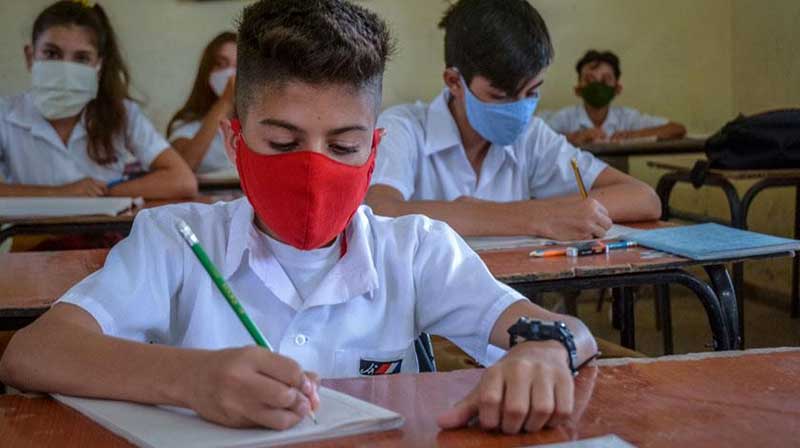Felicita Presidente de Cuba a los estudiantes en su Día Internacional