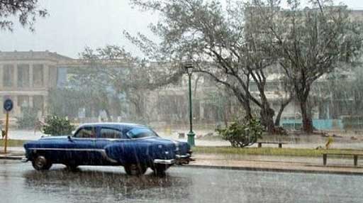 Lluvias intensas en La Habana provocan inundaciones en varias zonas
