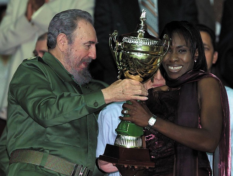1208-mireya-luis-y-fidel.jpg