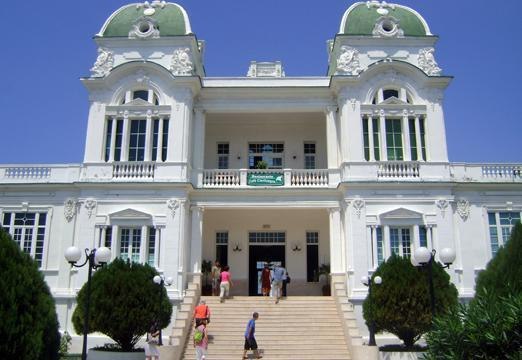 1808-Club-Cienfuegos1.jpg