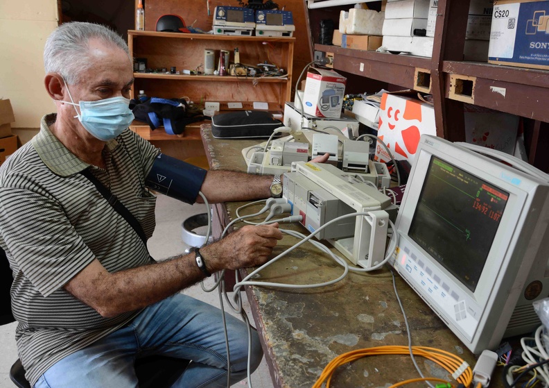 Bloqueo afecta electromedicina cubana