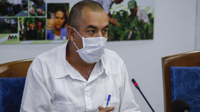 Ydael Pérez Brito, Ministro de Agricultura(Minag), durante su intervención en la conferencia de prensa sobre la implementación de la política de comercialización, efectuada en el Minag, en La Habana, Cuba, el 2 de agosto de 2021.