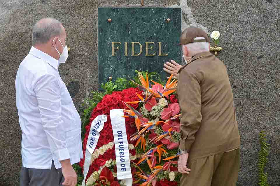 1308-fidel-stg12.jpg