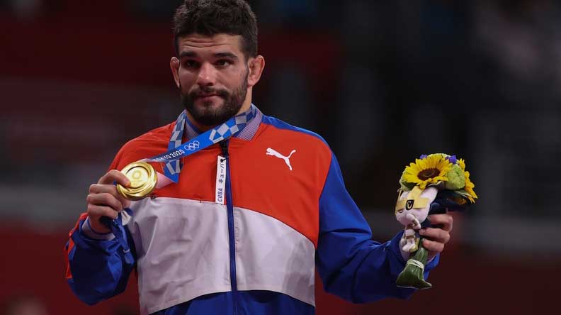 El gladiador Luis Orta tiene muchos motivos para celebrar este 2021, al consagrarse campeón olímpico de los 60 kilogramos en el estilo grecorromano de Tokio 2020, lo que le valió ser seleccionado hoy entre los 10 mejores atletas de Cuba en el presente año.