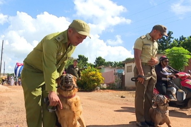 Combatientes de la técnica canina del MININT, comprometidos con la defensa de la patria