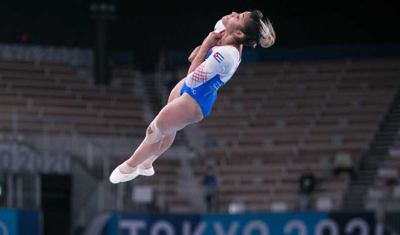 La cubana Marcia Videaux, compite en el caballo de salto en el Centro de Gimnasia de Ariake, durante los Juegos Olímpicos de Tokio 2020, capital de Japón, el 25 de julio de 2021. FOTO ACN/ Roberto MOREJON/, periódico Jit, Inder