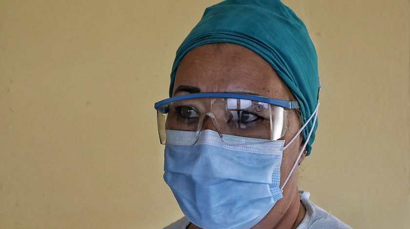 0-08-mujeres-zona-roja-hospital-frank-pais-3.jpg