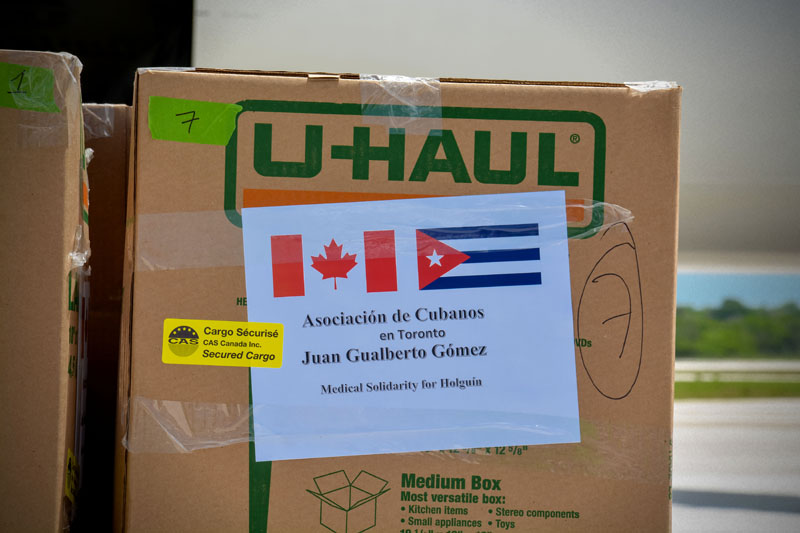 HOLGUÍN-ARRIBA A CUBA DONATIVO CON INSUMOS MÉDICOS PROCEDENTE DE CANADÁ 6 FOTOGRAFÍAS Un donativo con insumos médicos destinado al enfrentamiento de la Covid-19, arribó por el Aeropuerto Internacional Frank País, de la ciudad de Holguín, Cuba, en vuelo procedente de Toronto, en Canadá, el 12 de junio de 2021.ACN FOTO/Juan Pablo CARRERAS