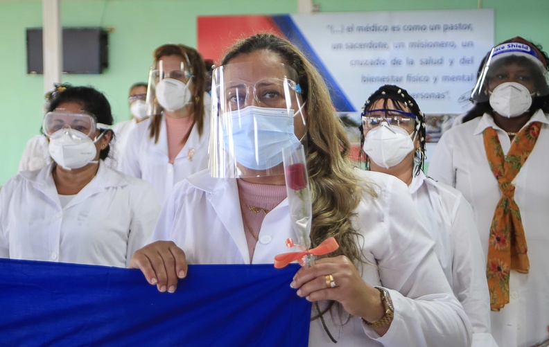 3005-medicos-surinam.jpg