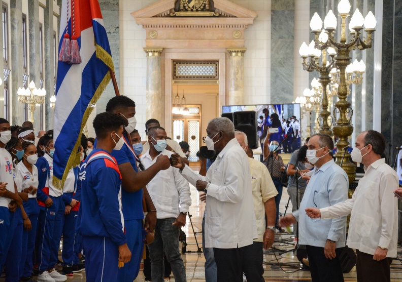 1113-delegación-cubana3.jpg