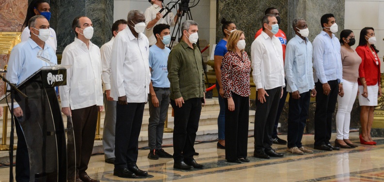 1113-delegación-cubana7.jpg