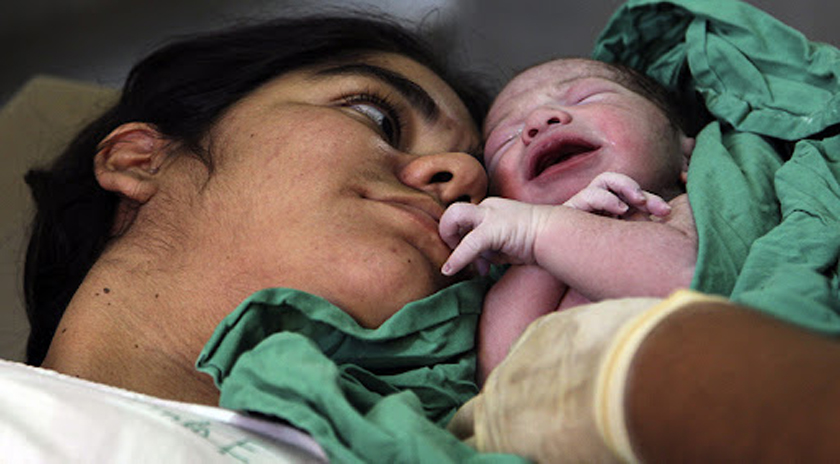 Establece Cuba regulaciones relativas a la maternidad de las mujeres trabajadoras