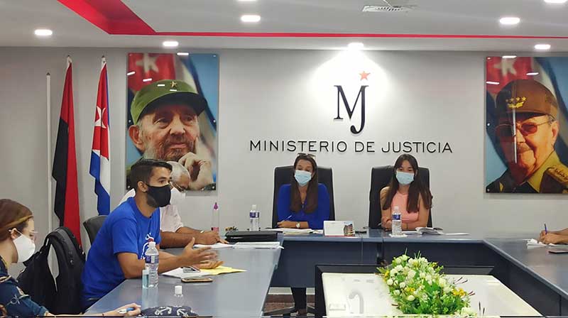 Jóvenes de Cuba participan en consulta especializada sobre Código de las Familias