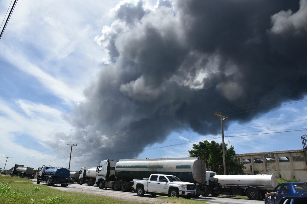 0608-incendio-matanzas-humo1.jpg