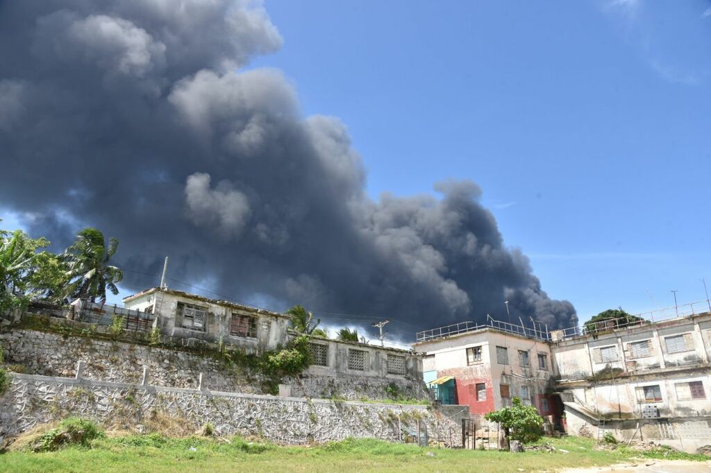 0608-incendio-matanzas-humo2.jpg