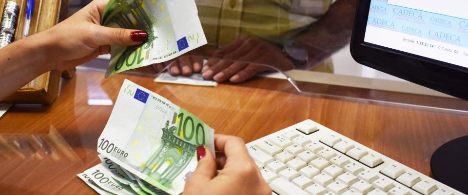 Comenzará este martes venta de divisas en 37 unidades del país