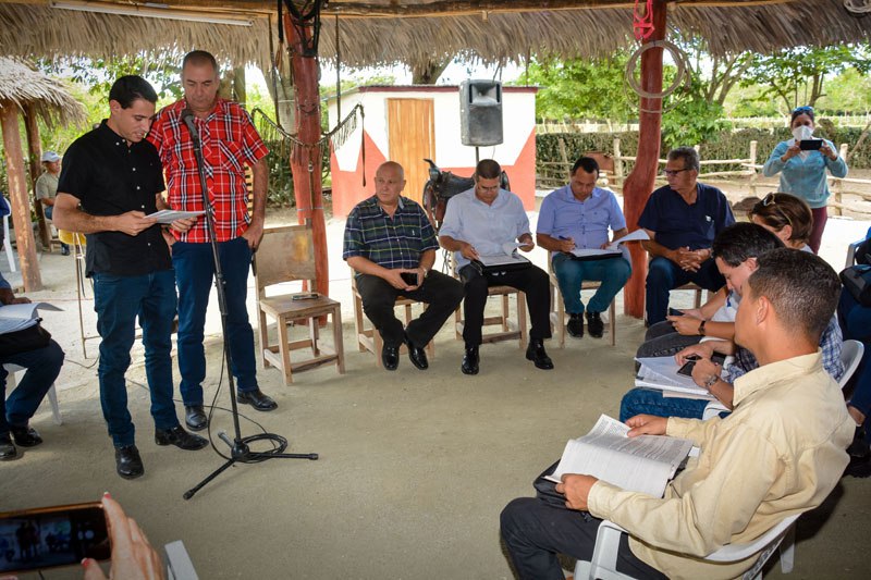 0512-Tapia-Fonseca-Ganaderia-Holguin2.jpg