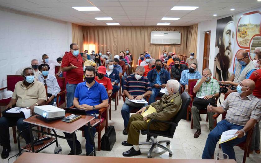 Al finalizar el análisis en ese complejo químico, Valdés Menéndez afirmó que a lo largo de los años al colectivo de dirección y trabajadores de la Empresa Revolución de Octubre lo han caracterizado el compromiso con la planta y avance económico del país, y expresó confianza en esa voluntad para hacer realidad los proyectos planteados, junto a la entrega de recursos imprescindibles.