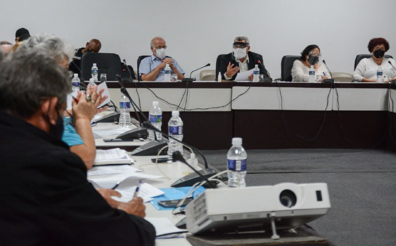 Durante la última sesión de la VI Reunión ordinaria del Comité Nacional de la Unión de Historiadores de Cuba (Unhic), efectuada este sábado en La Habana, esa organización y el Archivo Nacional de la República firmaron un convenio de trabajo que estrecha los vínculos entre las instituciones y contribuye a preservar y rescatar el patrimonio documental de la nación.