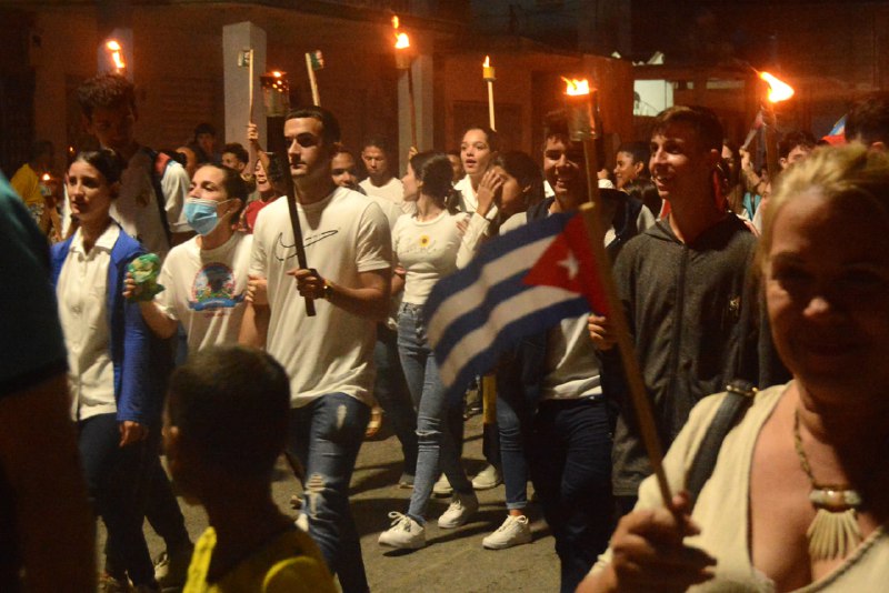 0-27-marcha-antorchas-ciego-3.jpg