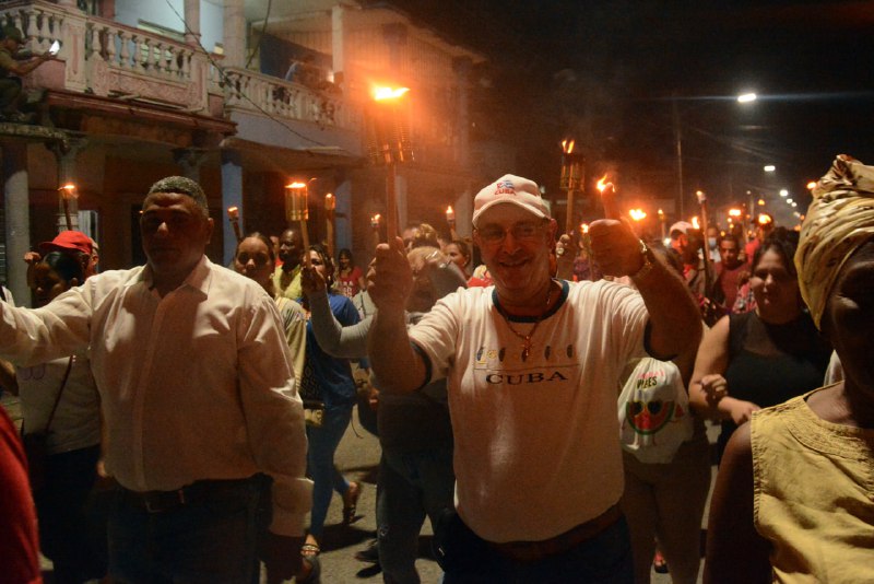 0-27-marcha-antorchas-ciego-4.jpg