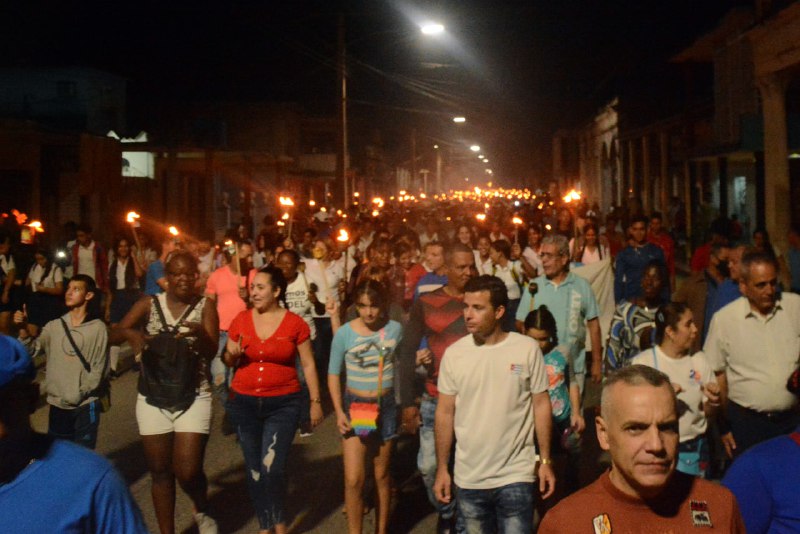 0-27-marcha-antorchas-ciego-5.jpg
