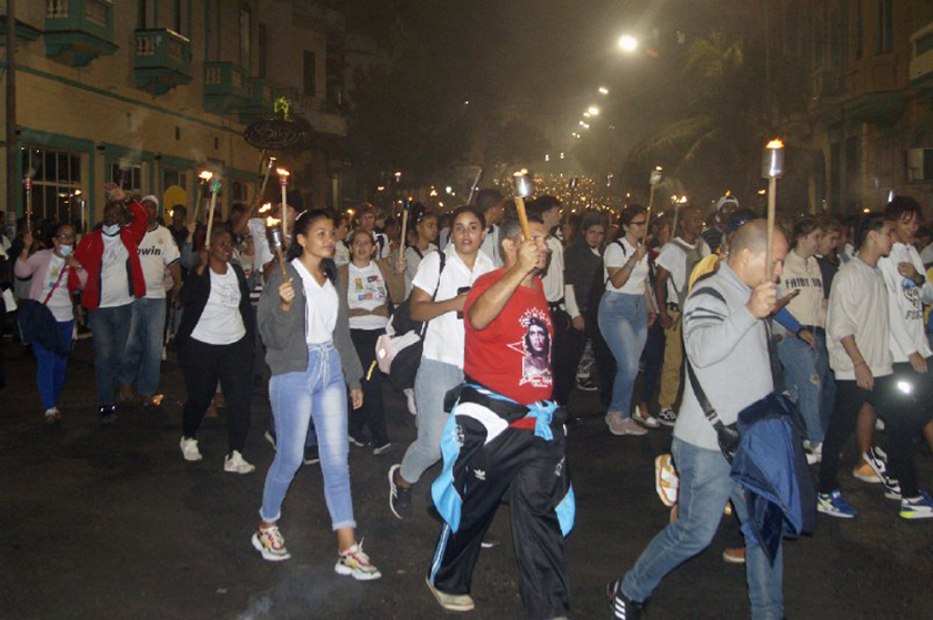 0-27-marcha-antorchas-habana-7.jpg