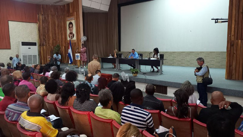 0-05-esteban-lazo-asamblea-2.jpg