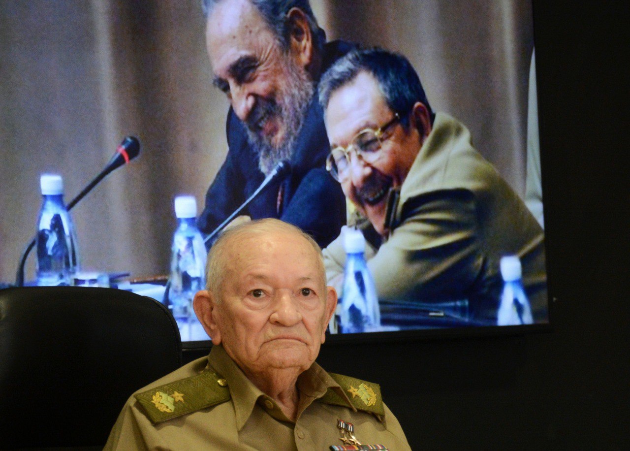0217-comandante1.jpg