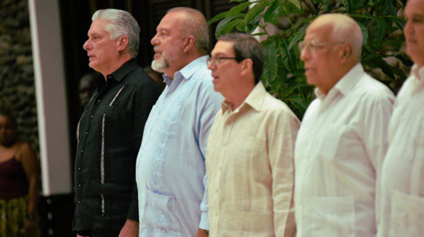 Miguel Díaz-Canel Bermúdez, Primer Secretario del Comité Central del Partido Comunista de Cuba (PCC) y Presidente de la República, asiste hoy, en esta capital, al acto de juramentación de los 28 nuevos jefes de misiones diplomáticas en el exterior.