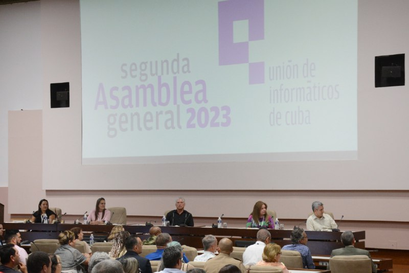 0-08-diaz-canel-uic-4.jpg