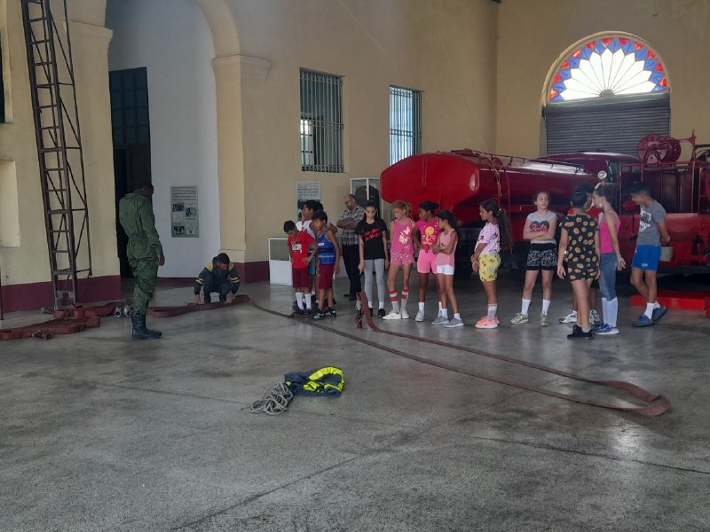 Los bomberos somos como un gran engranaje donde cada pieza ejerce una función esencial para el desempeño, desde el sentido del trabajo en equipo.