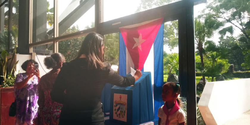 Transcurre jornada electoral con transparencia y confianza (+Fotos) 3 0-28-santiago-elecciones-3.jpg