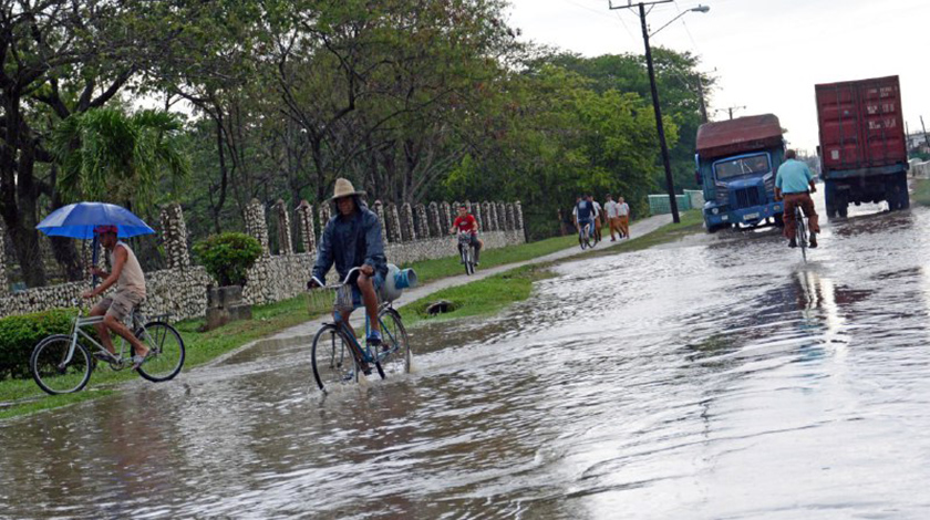 El Grupo temporal de trabajo del municipio de Camagüey, activado desde el viernes último, continúa al tanto de la situación hidrometeorológica de la región ante las persistentes lluvias de los días anteriores, y evalúa las afectaciones reportadas, principalmente en techos de viviendas.