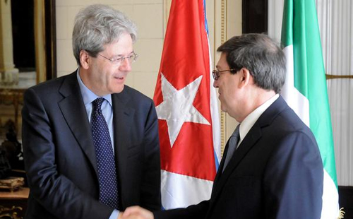Bruno Rodríguez Parrilla (D), Ministro de Relaciones Exteriores de Cuba, recibe a su homólogo italiano, Paolo Gentiloni (I), en la sede del MINREX, en La Habana, Cuba, el 12 de marzo de 2015. AIN FOTO/ Abel PADRÓN PADILLA Bruno Rodríguez Parrilla (D), Ministro de Relaciones Exteriores de Cuba, recibe a su homólogo italiano, Paolo Gentiloni (I), en la sede del MINREX, en La Habana, Cuba, el 12 de marzo de 2015. AIN FOTO/ Abel PADRÓN PADILLA