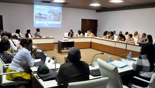 Diputados en la Comisión de Asuntos Constitucionales y Jurídicos, en el V Período Ordinario de Sesiones de la VIII Legislatura de la Asamblea Nacional del Poder Popular, en el Palacio de Convenciones de La Habana, Cuba, el 11 de julio de 2015. AIN FOTO/Marcelino VÁZQUEZ HERNÁNDEZ Diputados en la Comisión de Asuntos Constitucionales y Jurídicos, en el V Período Ordinario de Sesiones de la VIII Legislatura de la Asamblea Nacional del Poder Popular, en el Palacio de Convenciones de La Habana, Cuba, el 11 de julio de 2015. AIN FOTO/Marcelino VÁZQUEZ HERNÁNDEZ